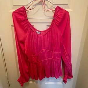 Hot pink top. Didn’t like the fit. Size medium